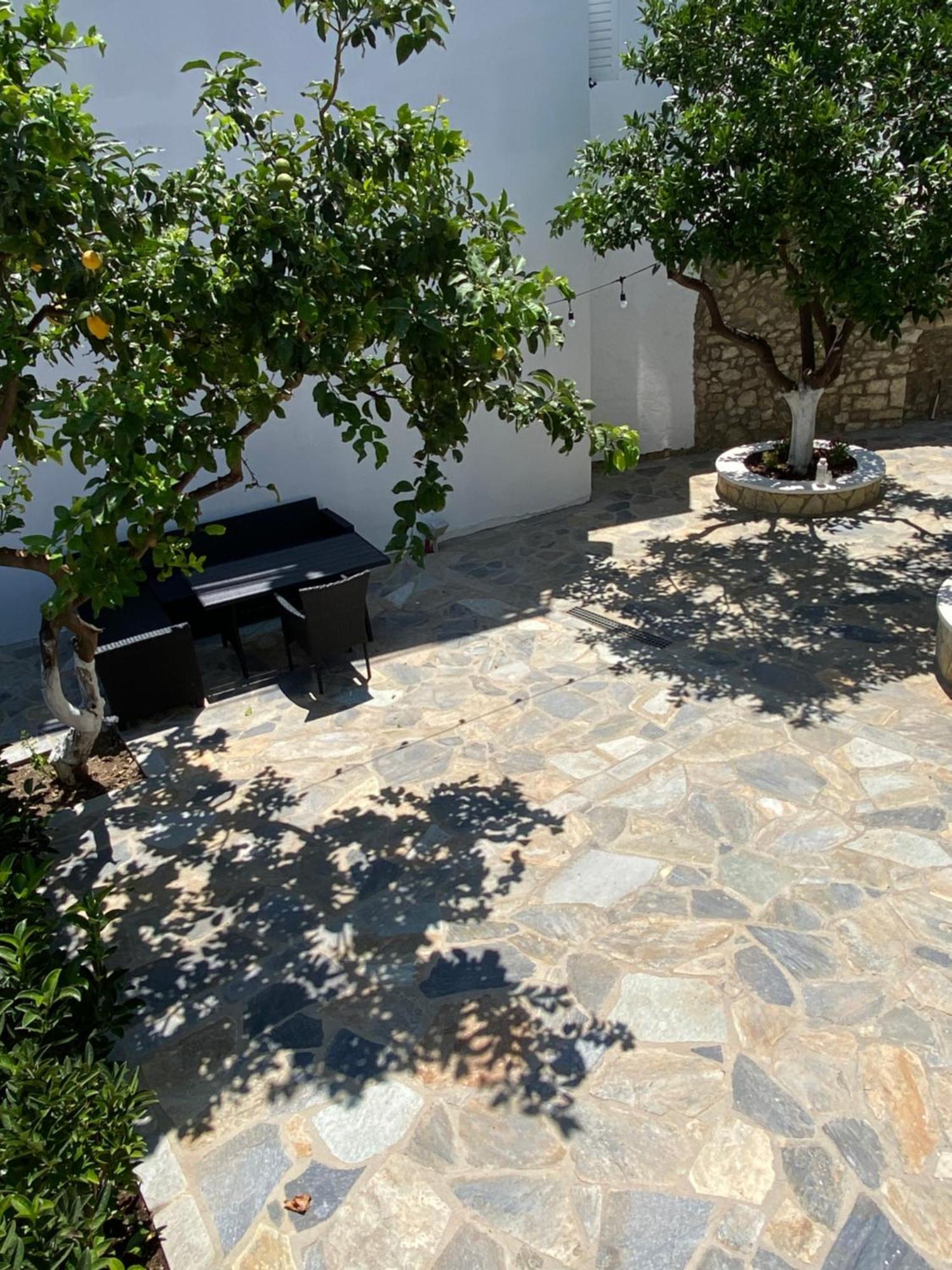 Helens House * Parga